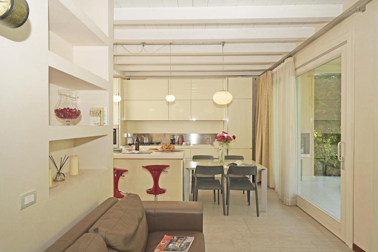 Giulia Luxury Apartment Sirmione Eksteriør billede